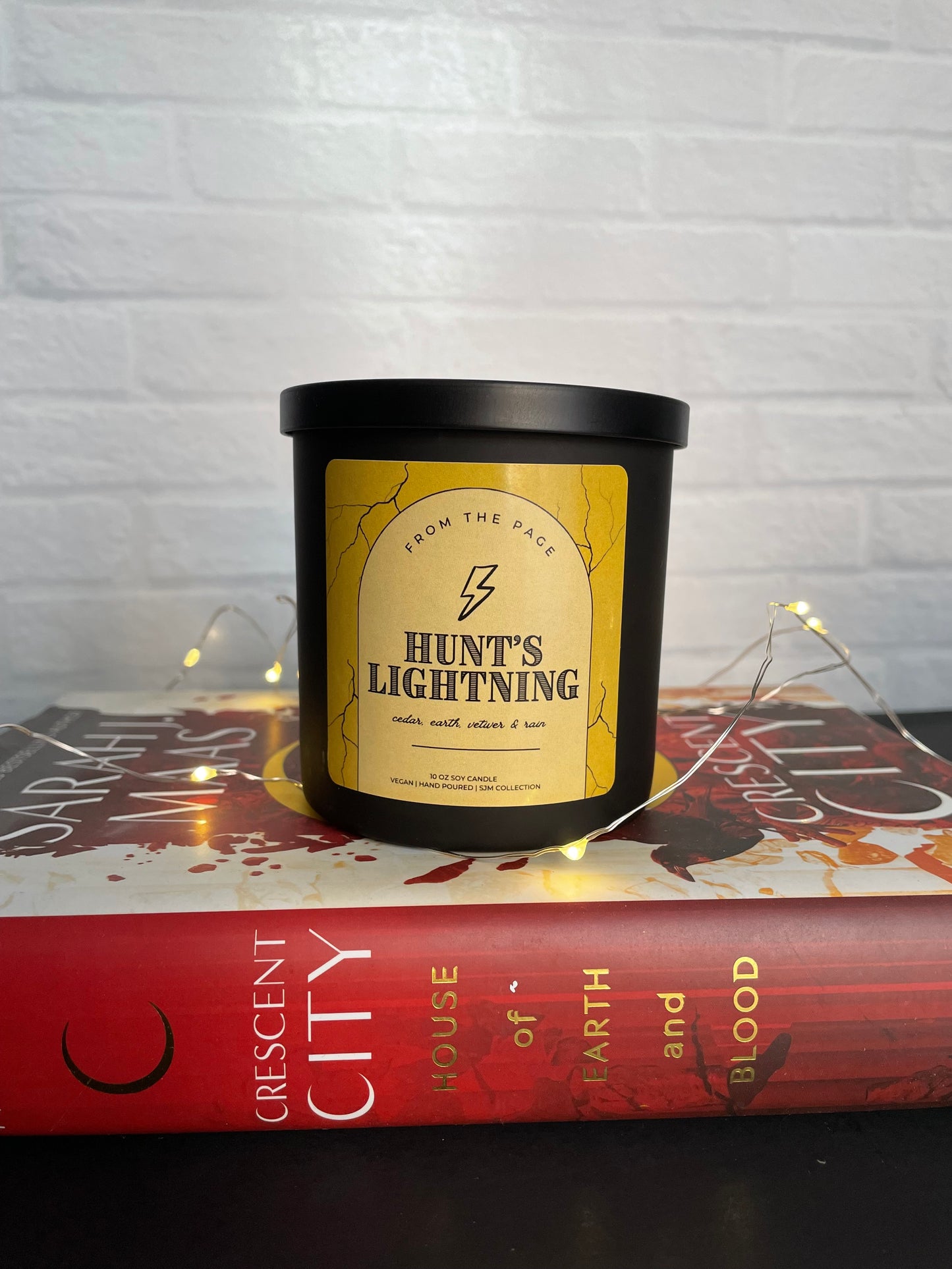 Hunt's Lightning | Sarah J. Maas Officially Licensed Candles