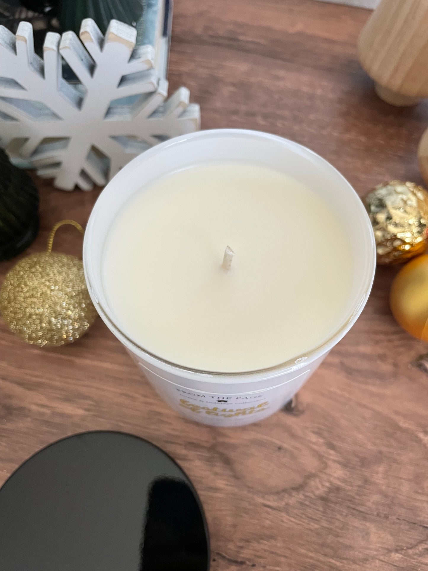 Festival of Lights | 10 oz candle (apple, cinnamon & vanilla)