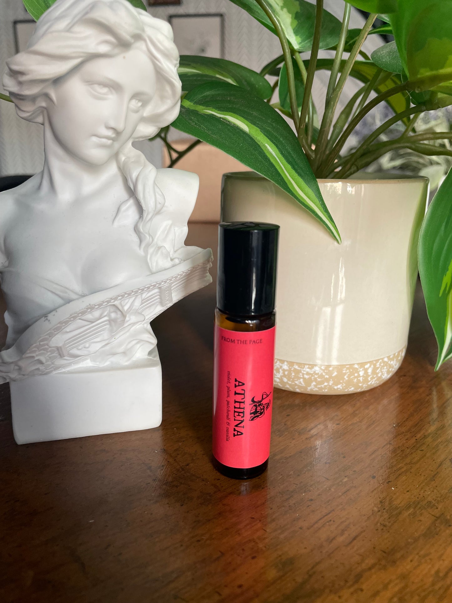 Athena Roll-on perfume (violet, plum, patchouli, vanilla)