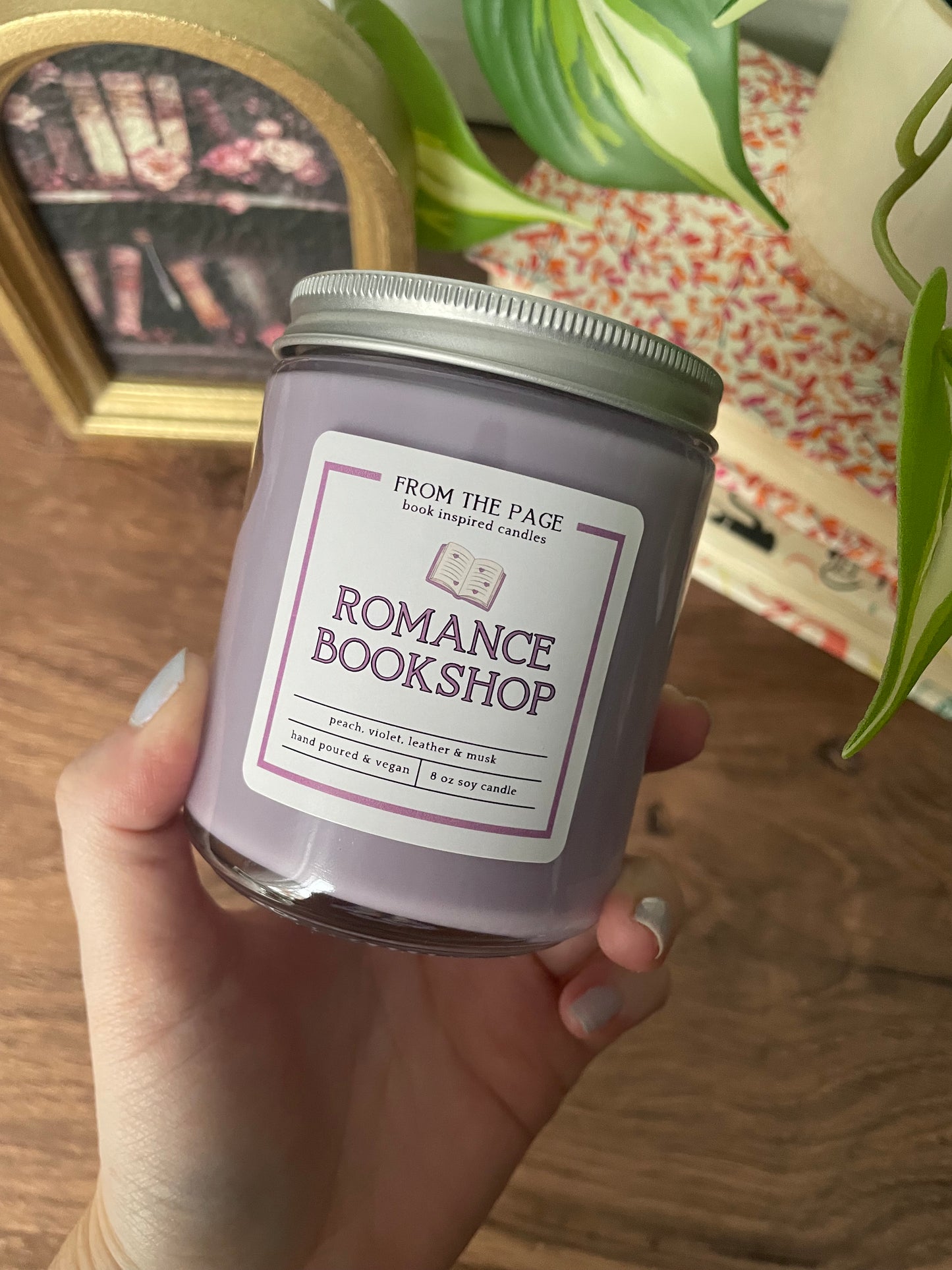Romance Bookshop (peach, violet, leather, musk)