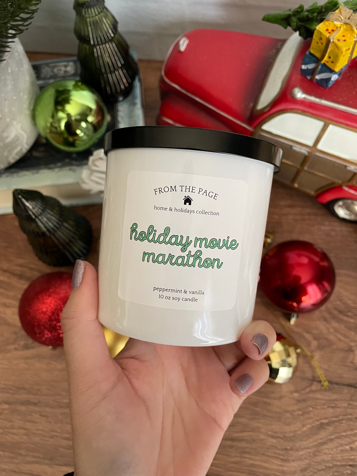 Holiday Movie Marathon - 10 oz candle