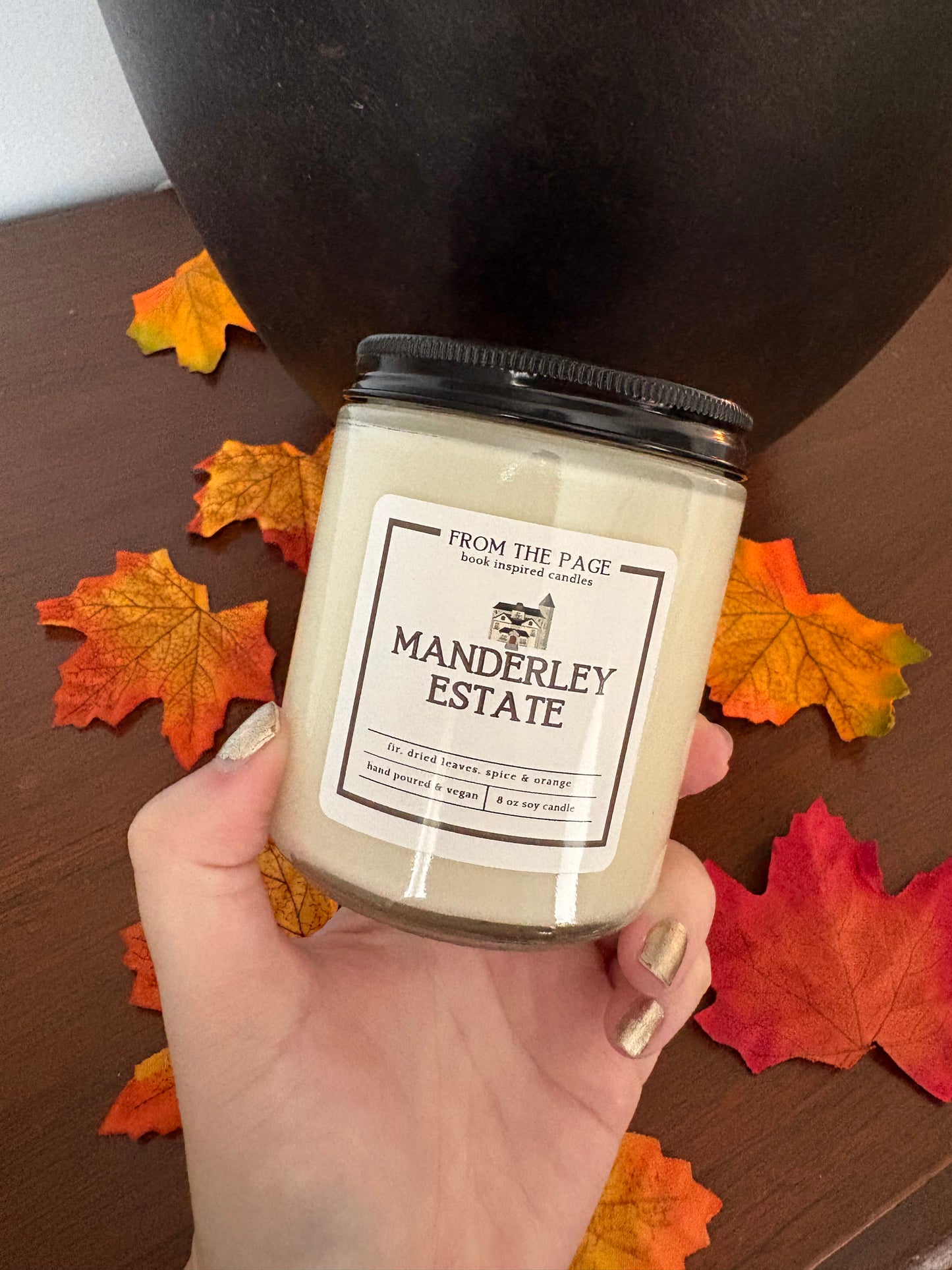 Manderley Estate (fir, dried leaves, spice, orange)